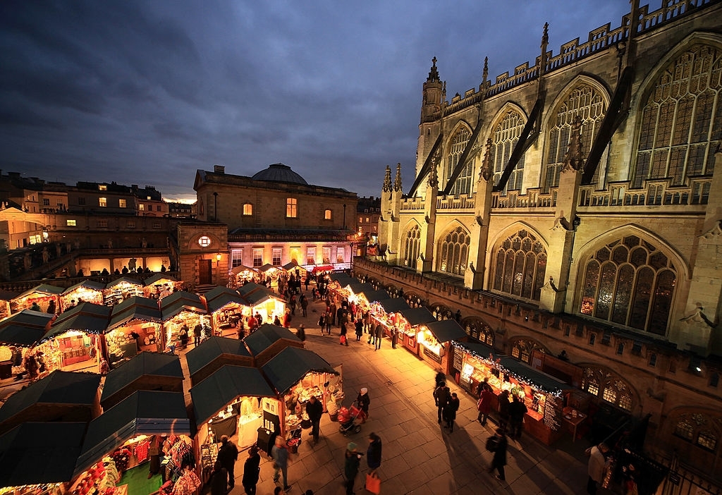 Christmas Shoppers Browse the Offerings at the Bath - Christmas Traditions in England - Planet Travel Advisor - planettraveladvisor.com Christmas Shoppers Browse the Offerings at the Bath - Christmas Traditions in England - Planet Travel Advisor - planettraveladvisor.com