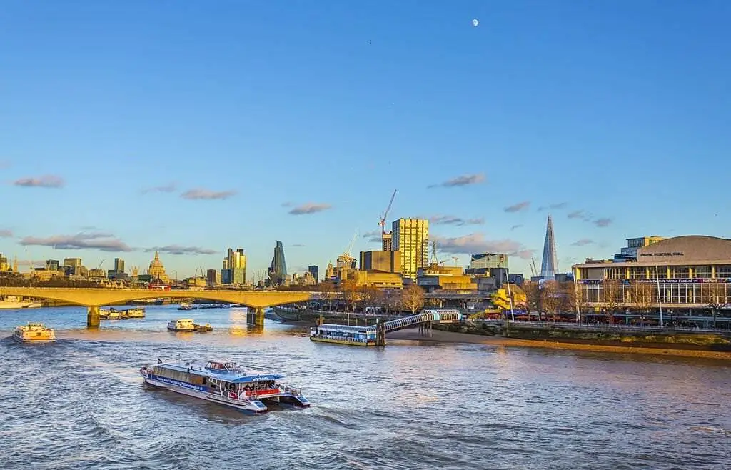 Quick Boat Tours of the River Thames - Best Cruises Tours & Itineraries in England - Planet Travel Advisor Quick Boat Tours of the River Thames - Best Cruises Tours & Itineraries in England - Planet Travel Advisor