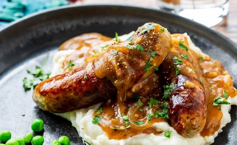 Bangers and Mash - Traditional British Foods - Planet Travel Advisor Bangers and Mash - Traditional British Foods - Planet Travel Advisor