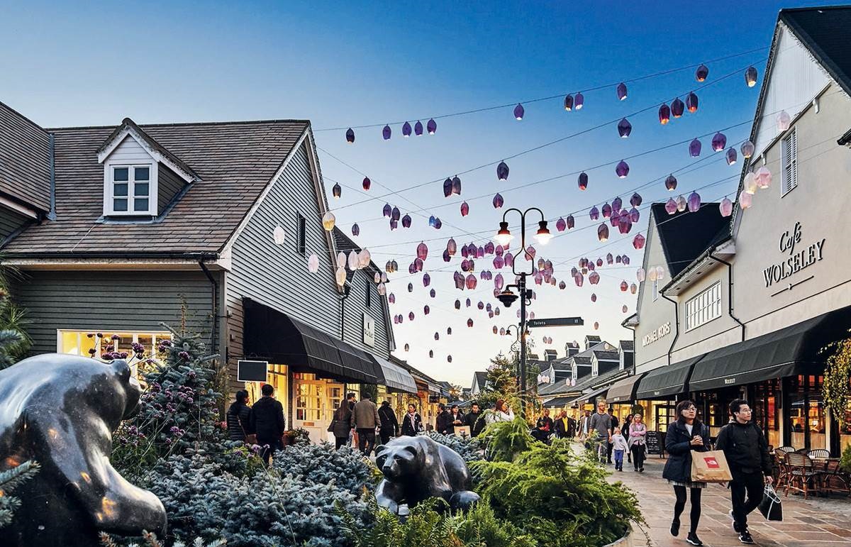 Bicester Village, a Top Europe Shopping Place in the United Kingdom - Top Europe Shopping Places - Planet Travel Advisor Bicester Village, a Top Europe Shopping Place in the United Kingdom - Top Europe Shopping Places - Planet Travel Advisor