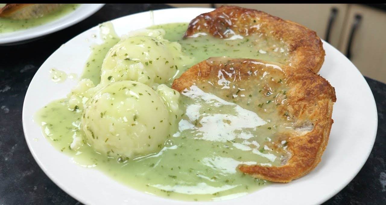 Pie and Mash - Traditional British Foods - Planet Travel Advisor Pie and Mash - Traditional British Foods - Planet Travel Advisor