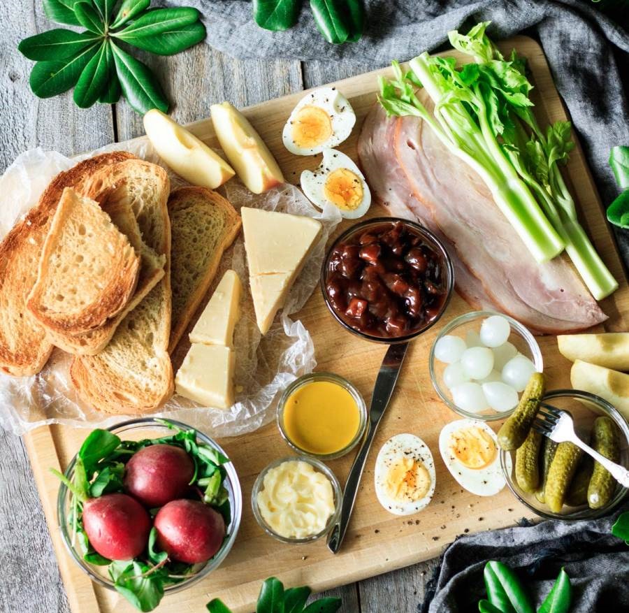 Ploughman’s Lunch - Traditional British Foods - Planet Travel Advisor Ploughman’s Lunch - Traditional British Foods - Planet Travel Advisor