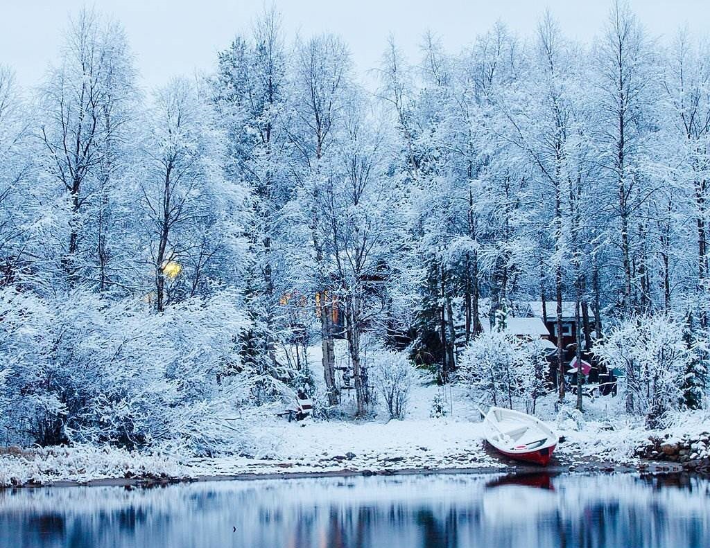 wight winter - Snow covering winter morning on Lake Inari with boat on foreground in Finland - Places to Visit in Finland - Planet Travel Advisor wight winter - Snow covering winter morning on Lake Inari with boat on foreground in Finland - Places to Visit in Finland - Planet Travel Advisor