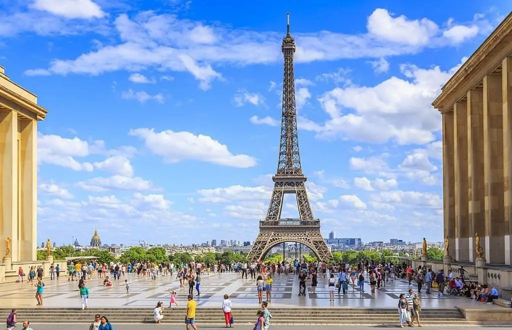 Eiffel Tower - Attractions to Visit in Europe - Europe Travel Guide - Planet Travel Advisor Eiffel Tower - Attractions to Visit in Europe - Europe Travel Guide - Planet Travel Advisor