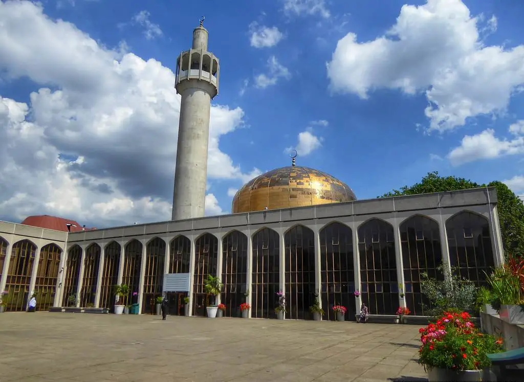 London Central Mosque - Attractions to Visit in Europe - Europe Travel Guide - Planet Travel Advisor London Central Mosque - Attractions to Visit in Europe - Europe Travel Guide - Planet Travel Advisor