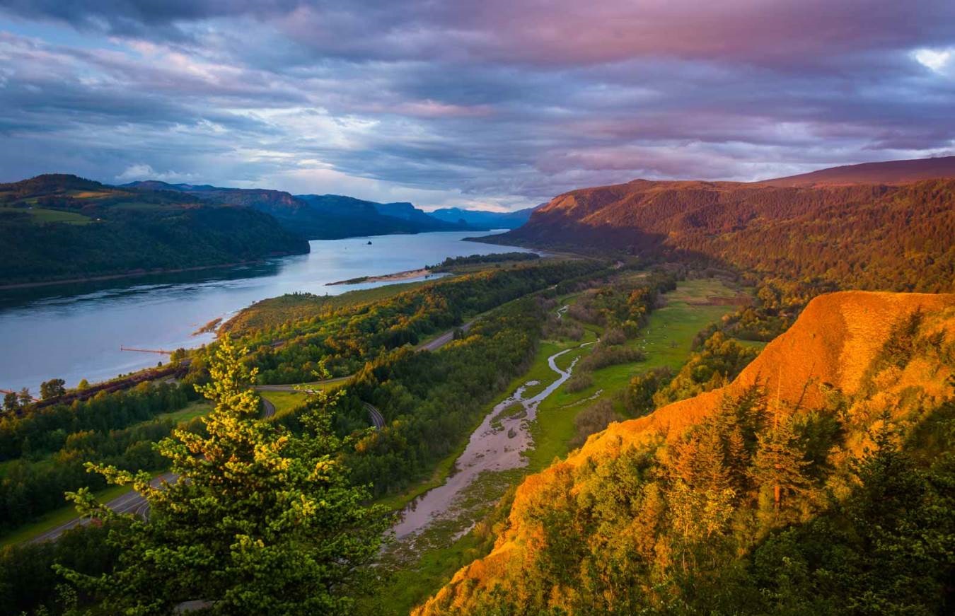 Gorge of the Columbia River - Best Places to Visit in Oregon in Winter - Planet Travel Advisor Gorge of the Columbia River - Best Places to Visit in Oregon in Winter - Planet Travel Advisor