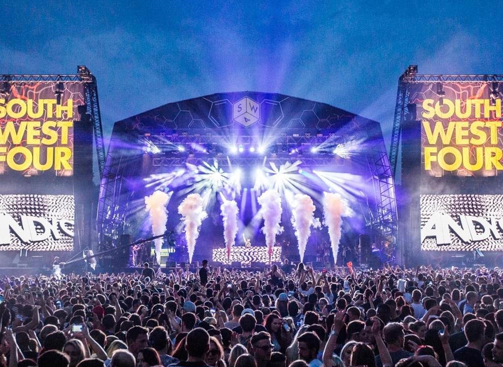 Festival of the South West Four - Festivals and Public Holidays in England - Planet Travel Advisor Festival of the South West Four - Festivals and Public Holidays in England - Planet Travel Advisor