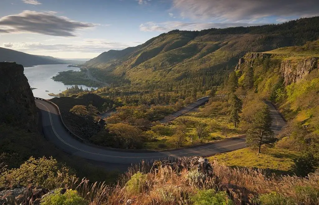 Columbia River Gorge - USA, Oregon, Columbia Gorge, High angle view of Historic Highway - Natural Attractions in USA - Planet Travel Advisor