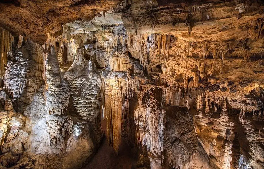 Luray Caverns - Natural Attractions in USA - Planet Travel Advisor