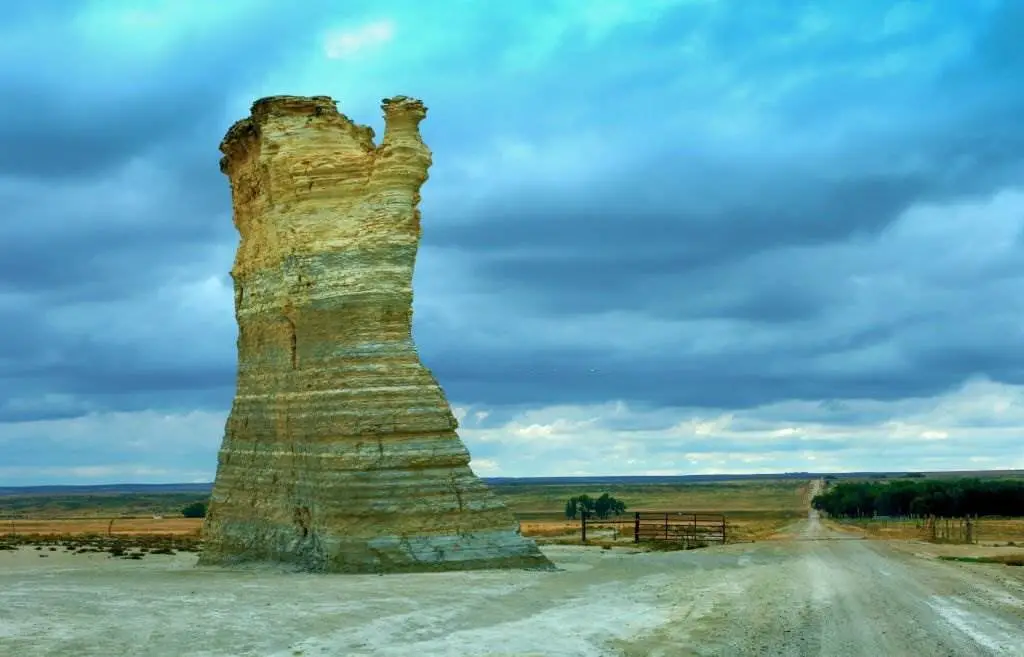 Monument Rocks, the Chalk Pyramids – Kansas - Natural Attractions in USA - Planet Travel Advisor