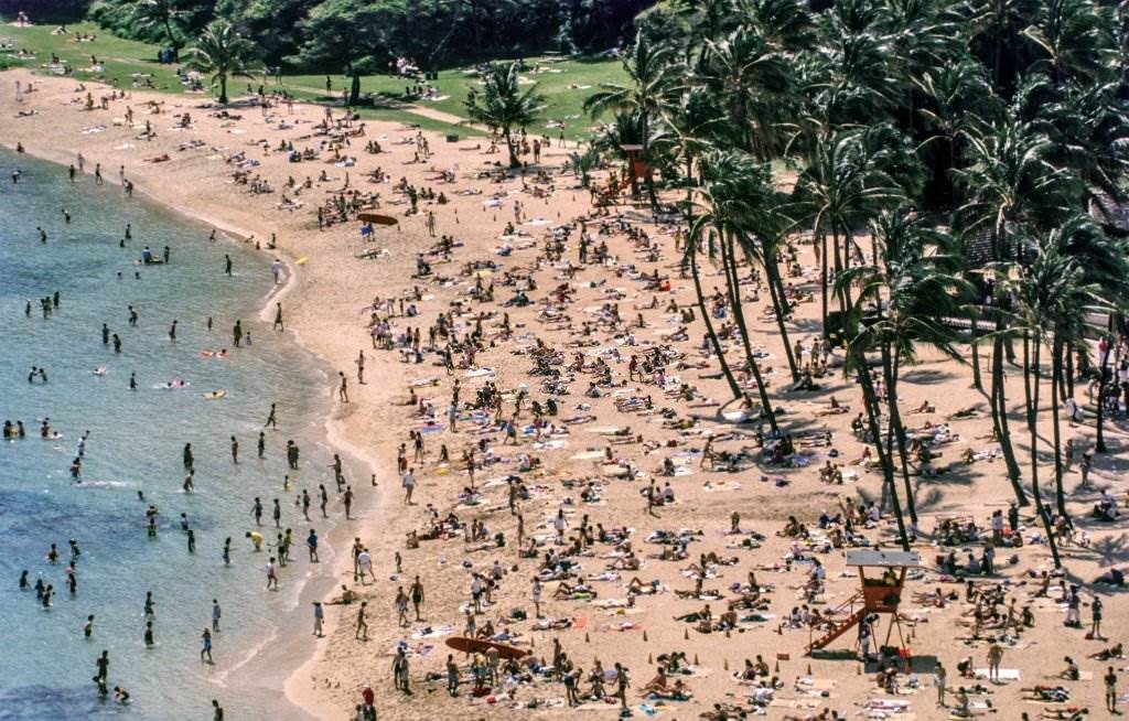 Best Time for Hawaii Avoiding Crowds - USA, Hawaii, Oahu, Hanauma Bay Nature Preserve, a Nature Preserve and a Marine Life Conservation District inside a volcanic crater - Planet Travel Advisor