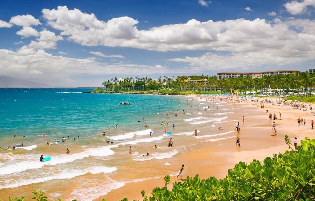 Crowds of Tourists on Wailea Beach - Crowds in Hawaii in January - Planet Travel Advisor