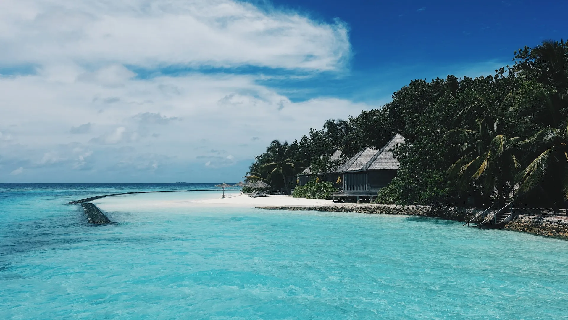 The Crystal Water of Maldives - Best Time to Visit Maldives - Planet Travel Advisor