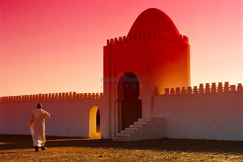 Crenelated Wall in Marrakech at Sunset - Best Time to Visit Morocco - Planet Travel Advisor