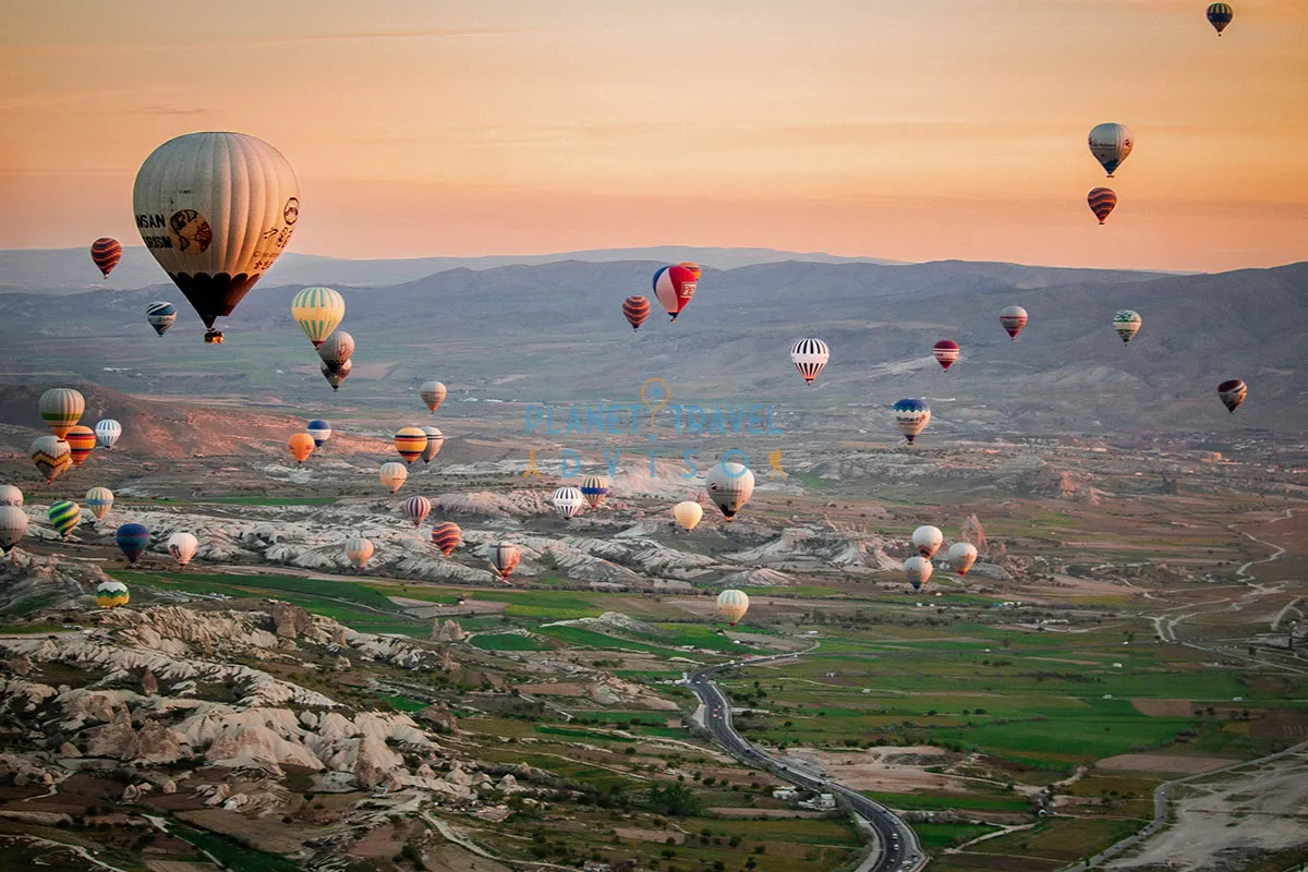 Hot air balloons in Capadoccia, Turkey - Best Time to Visit Turkey - Planet Travel Advisor