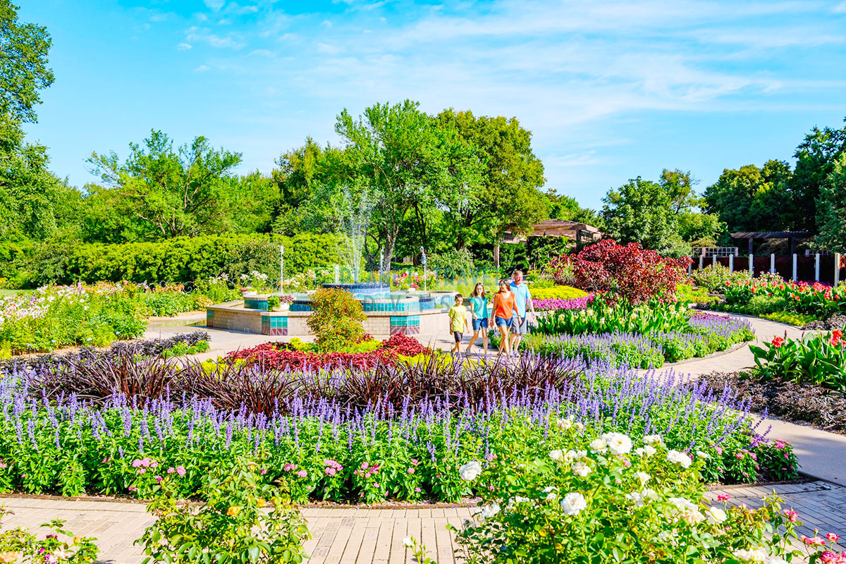 Lauritzen Gardens - Things to Do in Omaha for Kids - Planet Travel Advisor Lauritzen Gardens - Things to Do in Omaha for Kids - Planet Travel Advisor