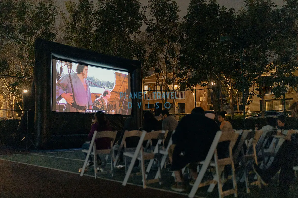 Omaha's Outdoor Movie Screenings at Night - Planet Travel Advisor Omaha's Outdoor Movie Screenings at Night - Planet Travel Advisor