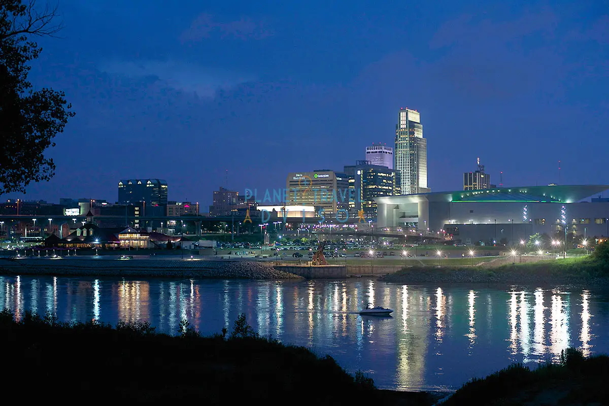 Riverboat Cruise at Omaha at Night - Planet Travel Advisor Riverboat Cruise at Omaha at Night - Planet Travel Advisor
