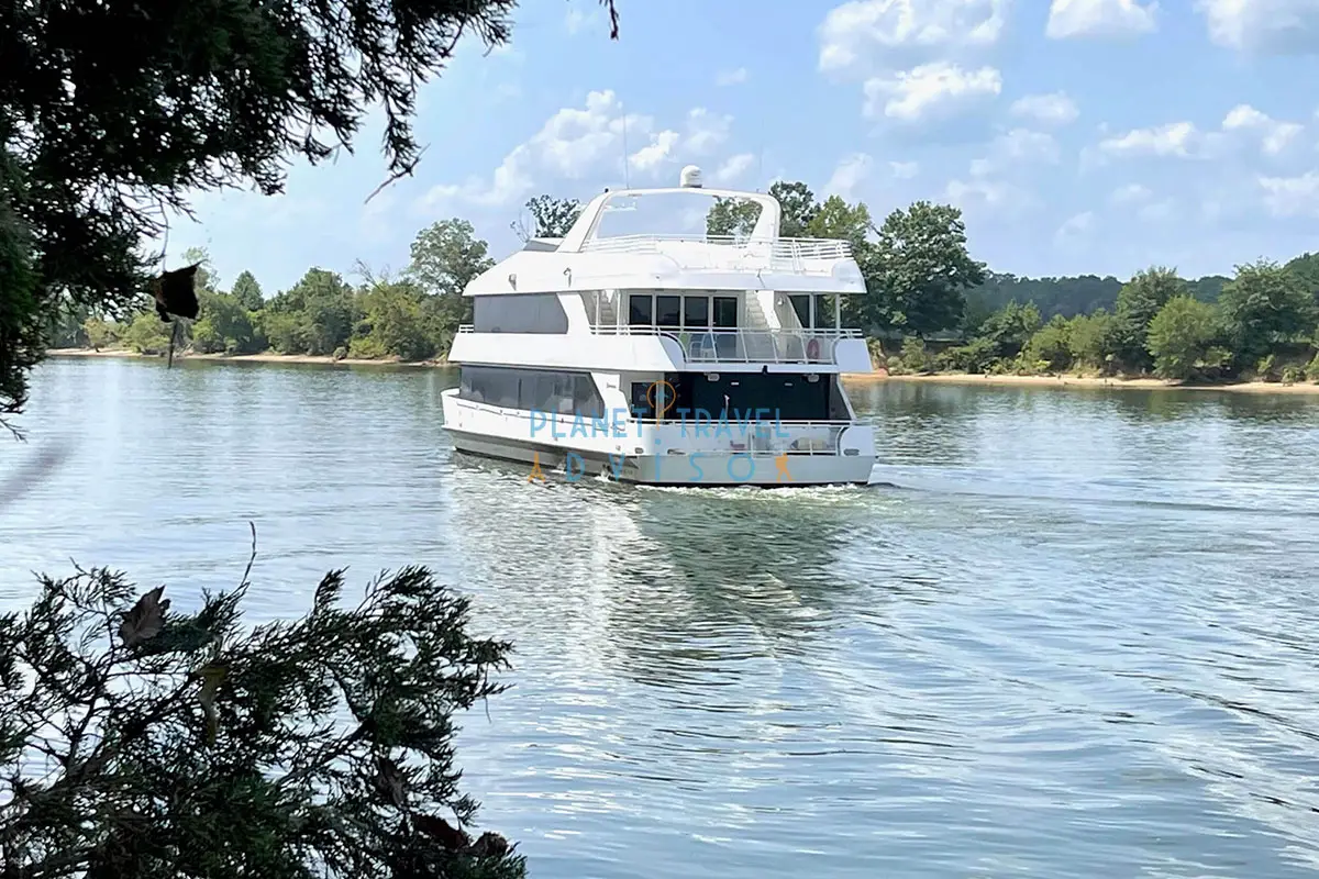 Riverboat Cruise on the Missouri Rive, Omaha - Planet Travel Advisor Riverboat Cruise on the Missouri Rive, Omaha - Planet Travel Advisor