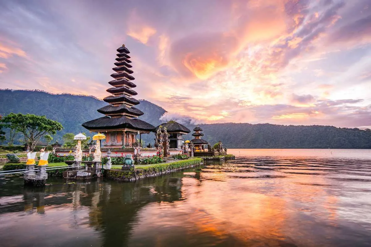 Asian Cities - Where to Travel in October - Planet Travel Adviso