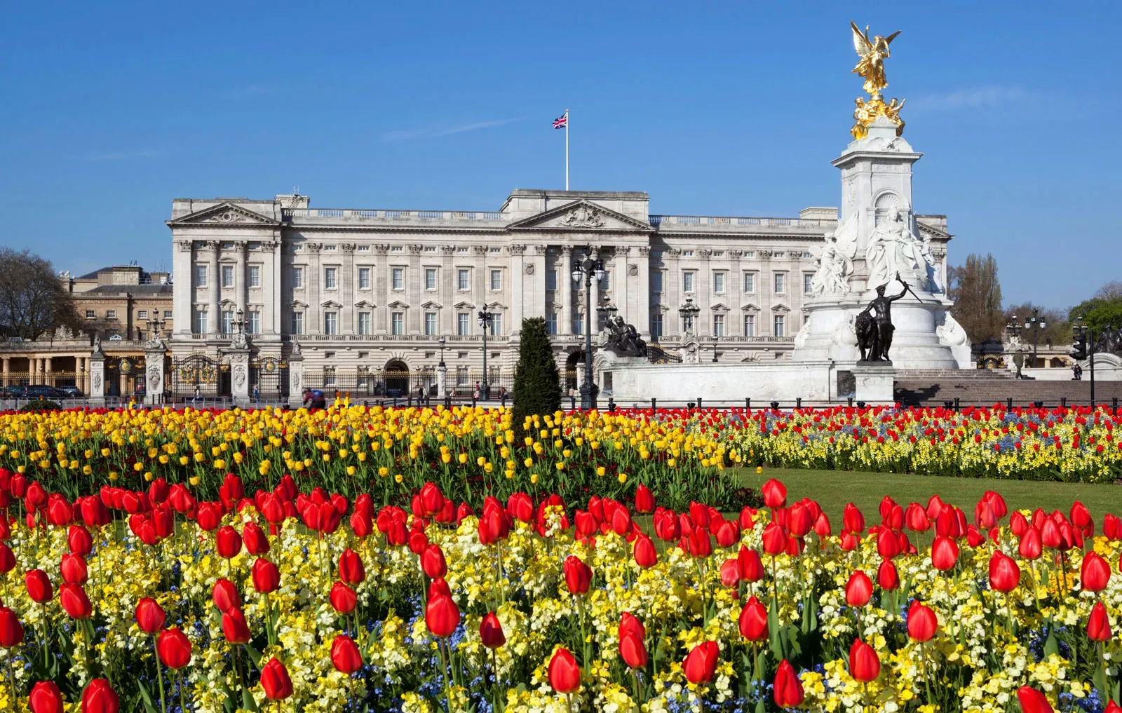 Buckingham Palace - Where to Travel in June - Planet Travel Advisor