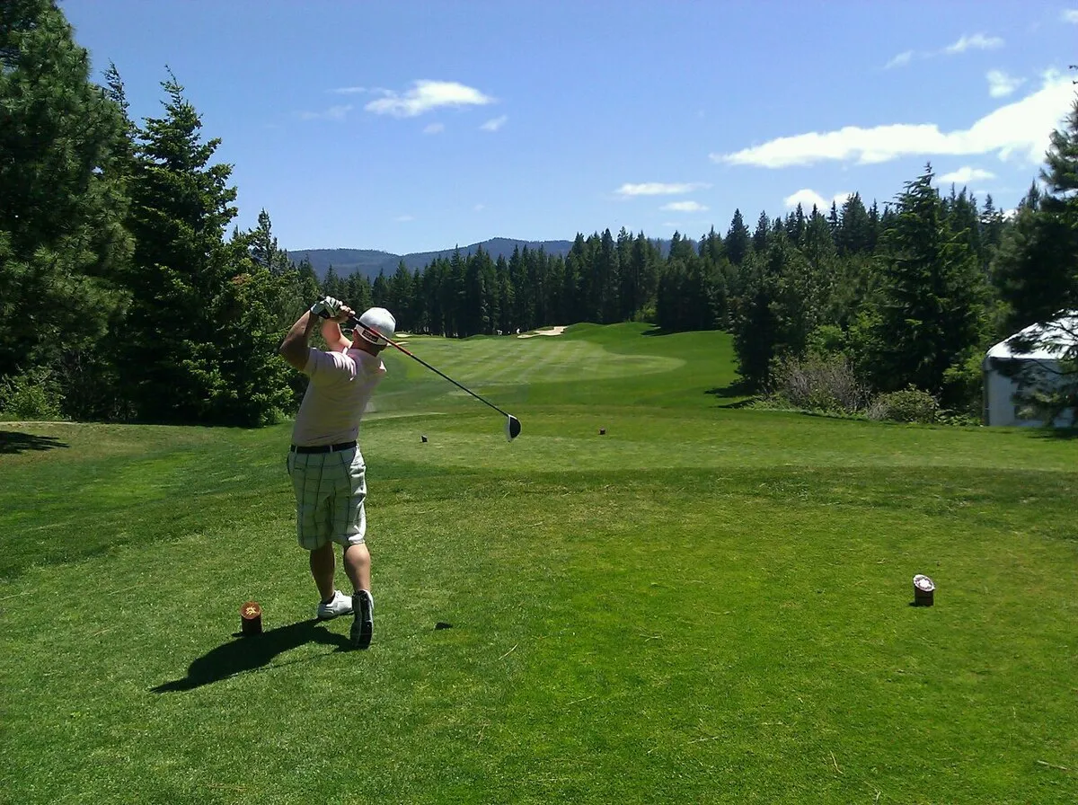 Golf - Where to Travel in December - Planet Travel Advisor