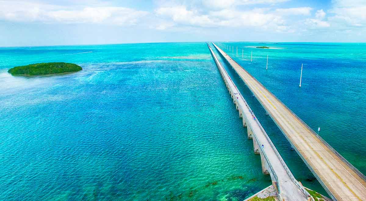 Seven Mile Bridge - Where to Travel in April - Planet Travel Advisor Seven Mile Bridge - Where to Travel in April - Planet Travel Advisor
