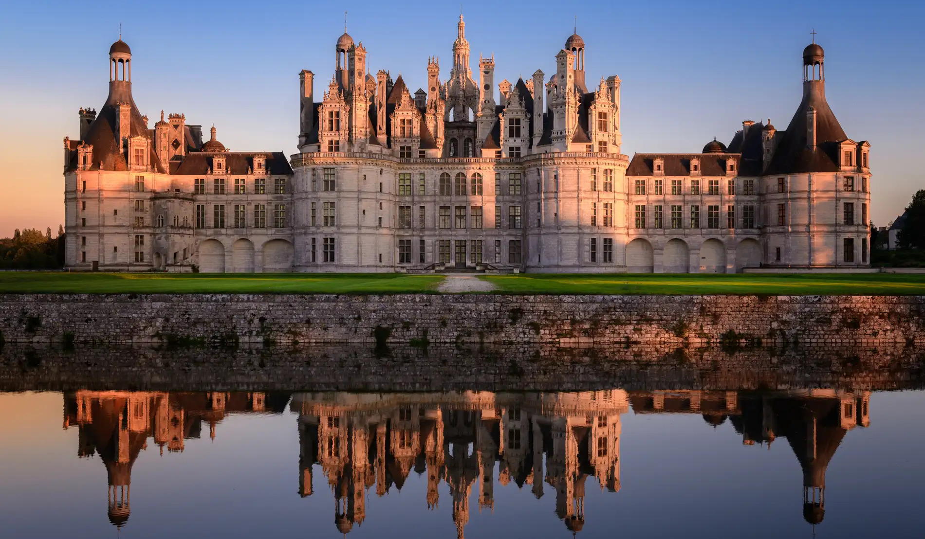 Château de Chambord - France Visa Requirements - Planet Travel Advisor