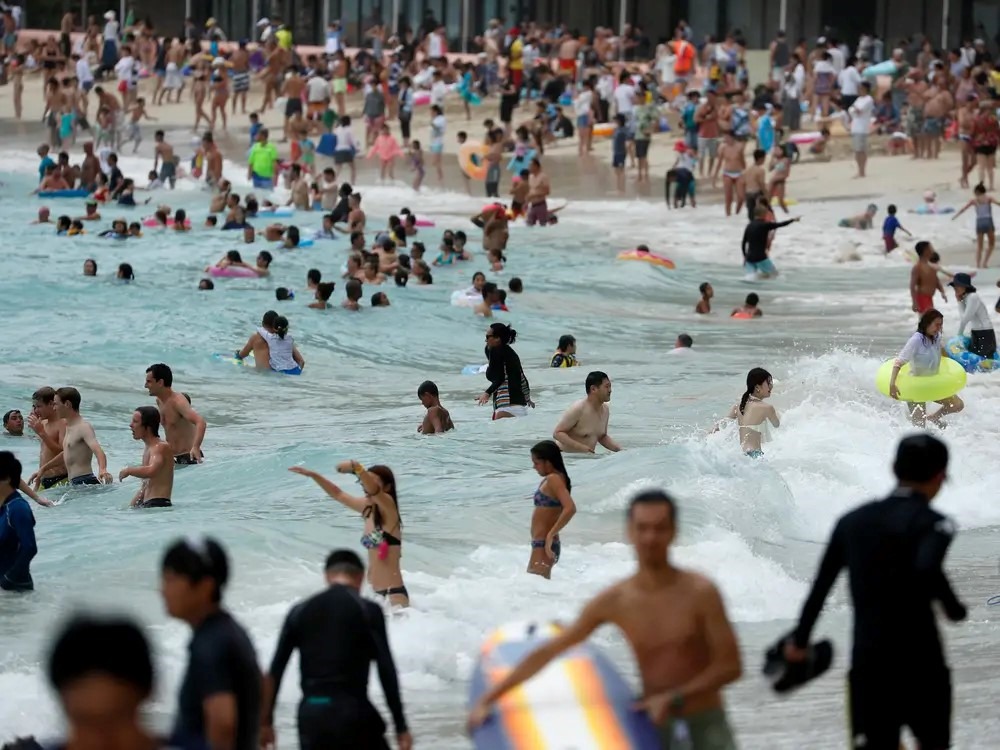 Crowds in Hawaii in December - Planet Travel Advisor Crowds in Hawaii in December - Planet Travel Advisor