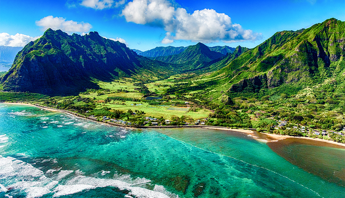 Nā Pali Coast State Wilderness Park - Hawaii Weather in October - Planet Travel Advisor