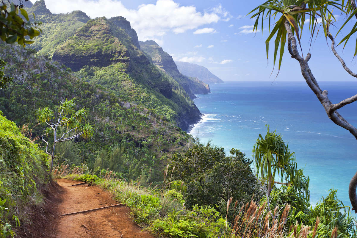 Nā Pali Coast State Wilderness Park - Hawaii Weather in October - Planet Travel Advisor