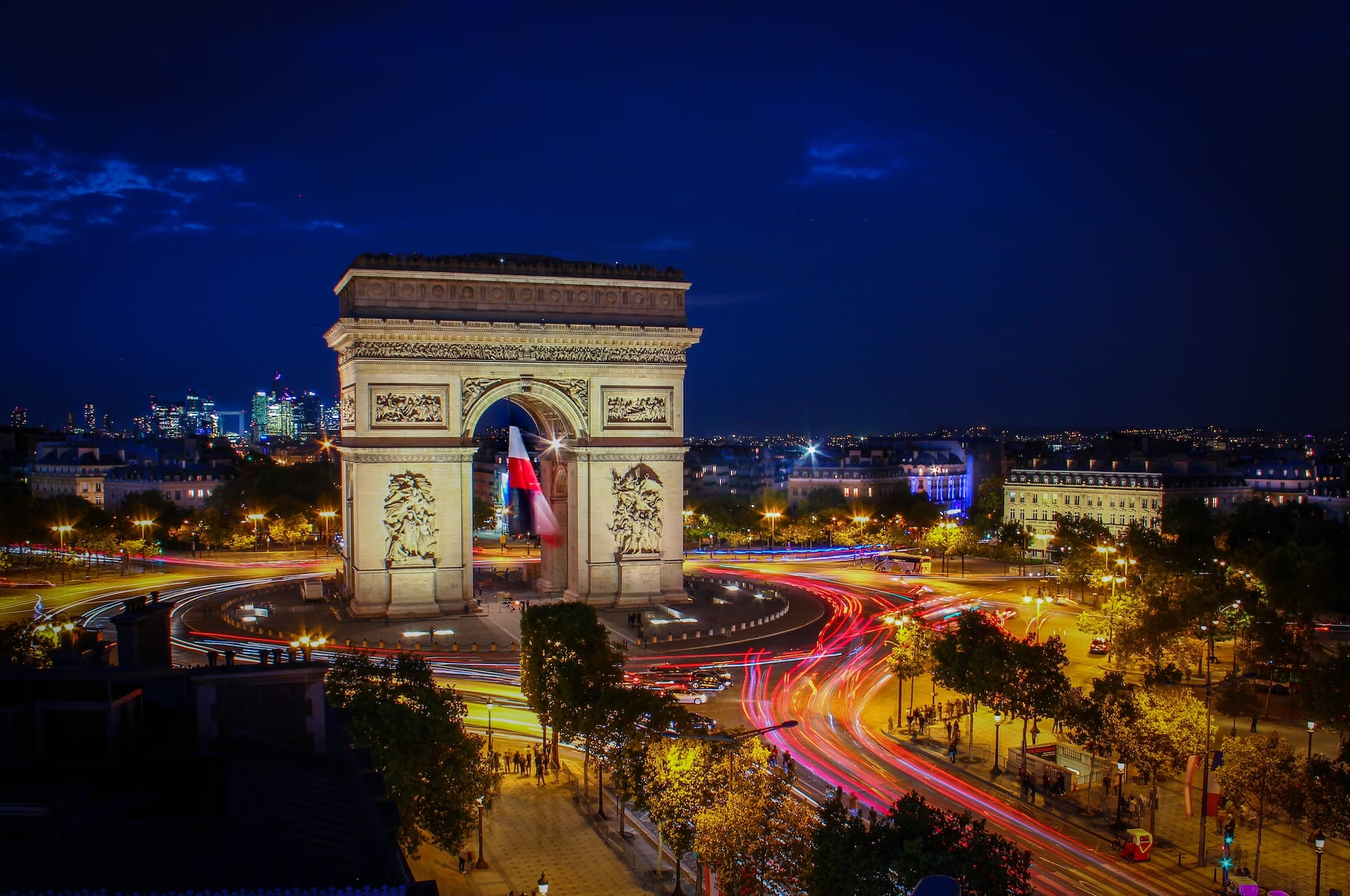 Parisian Nightlife Experience: Guide for Nightlife in Paris - Planet ...