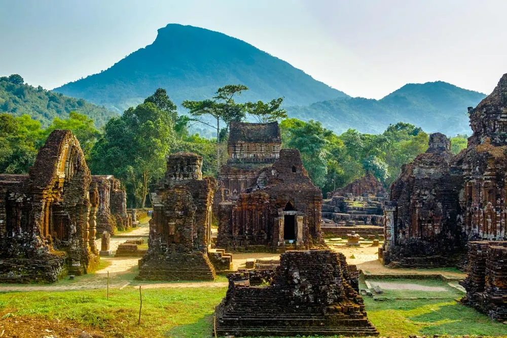 15 Days Impressive Vietnam Trip Package