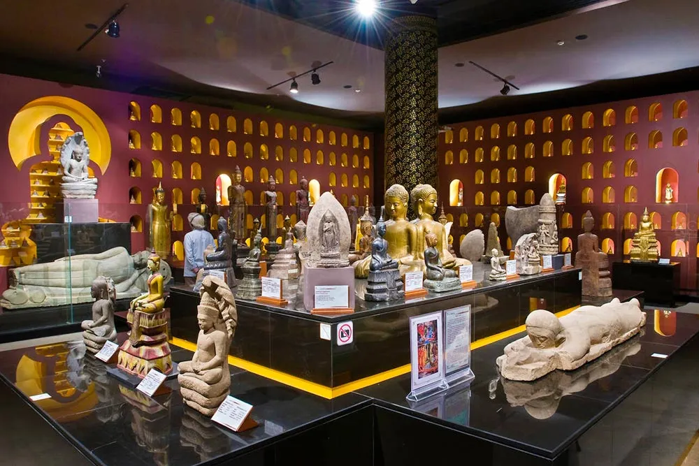 5 Day Tour of Angkor Sambor Prei Kuk and Phnom Penh