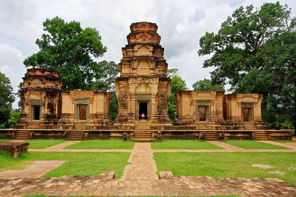 9 Days Angkor and Mekong Expeditions Package