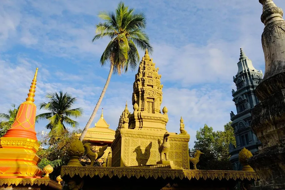5 Day Tour of Angkor Sambor Prei Kuk and Phnom Penh
