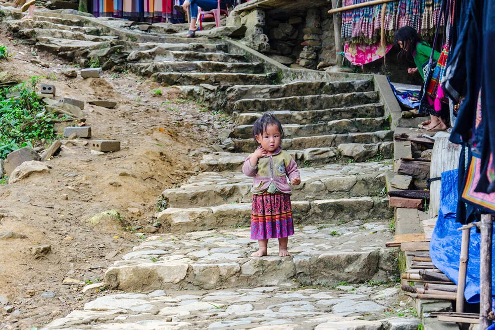 Little Vietnamese Kid Belonging to the Black Hmong Minority - Planet Travel Advisor