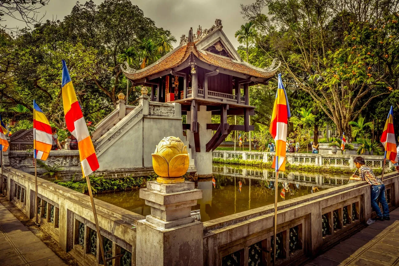 One Pillar Pagoda Travel Guide - Planet Travel Advisor