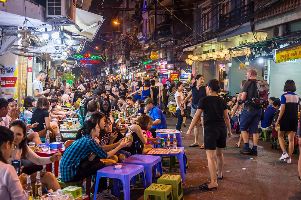 Street Food in the Old Quarter - Planet Travel Advisor Street Food in the Old Quarter - Planet Travel Advisor
