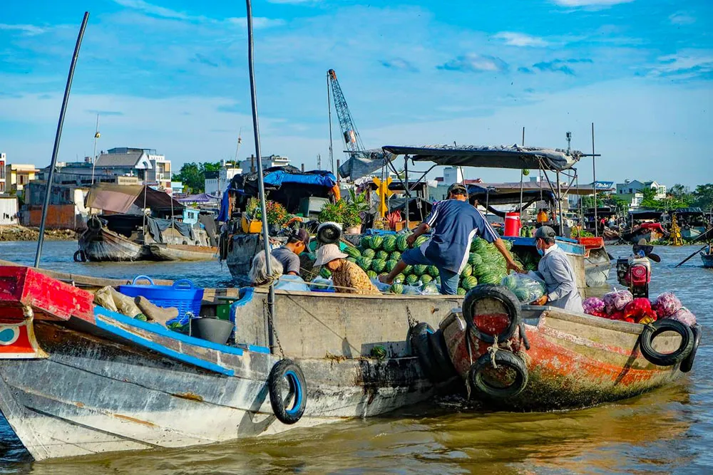 Cai Rang Floating Market in the Mekong River Delta - Planet Travel Advisor