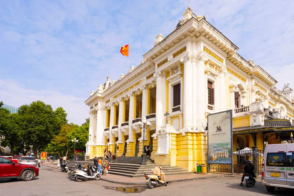 Colonial-era Government Quarter Overview - Planet Travel Advisor