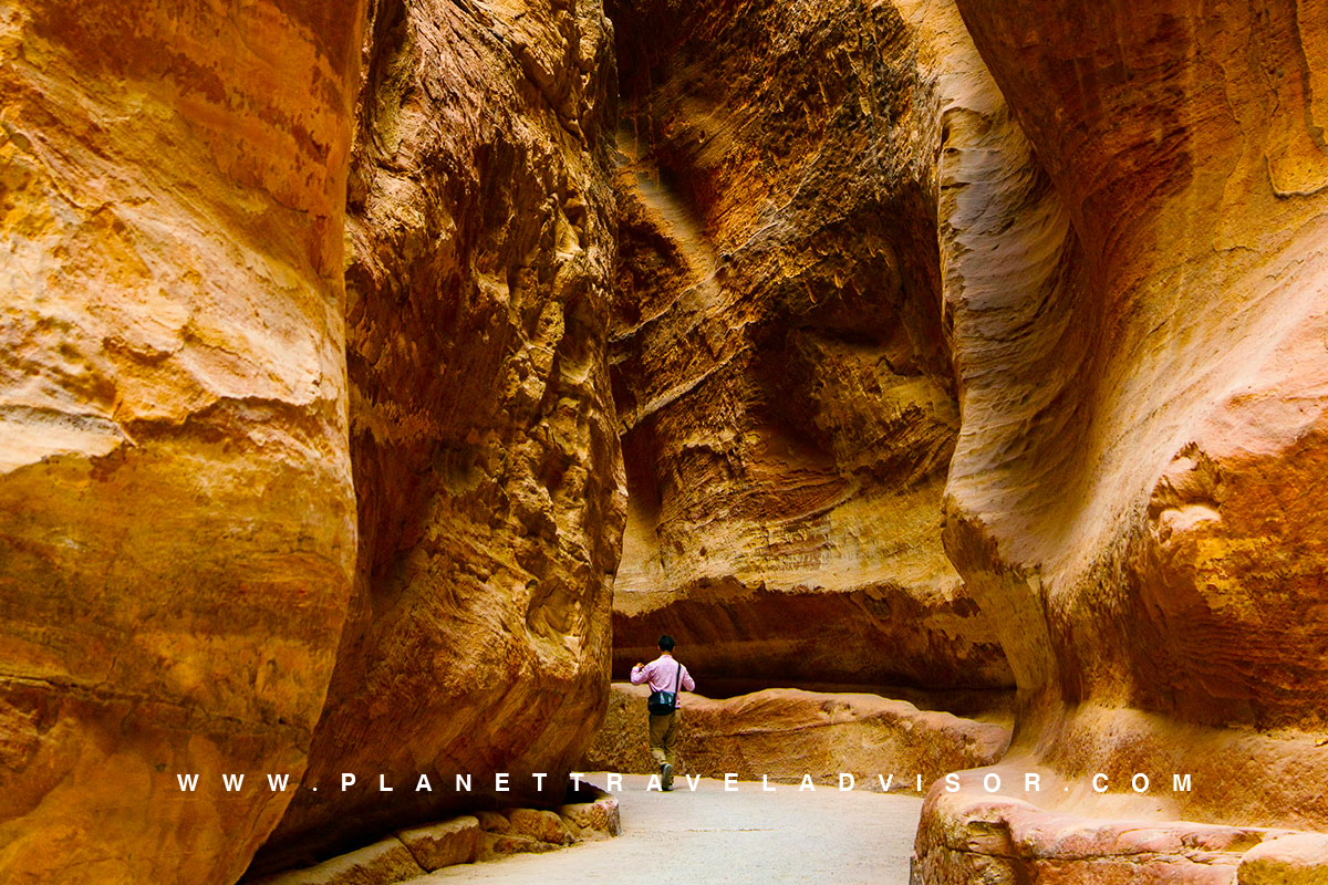 Photography Tips for the Siq - Planet Travel Advisor.jpg